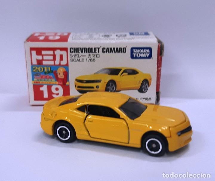 Coches a escala: TAKARA TOMY 1:64 CHEVY CAMARO - Foto 2