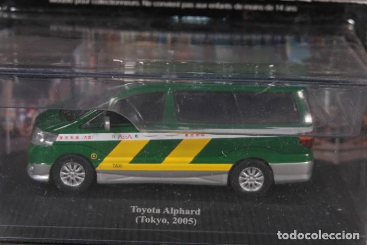 Carros em escala: R&eacute;plica coche Toyota Alphard (Tokyo, 2005)