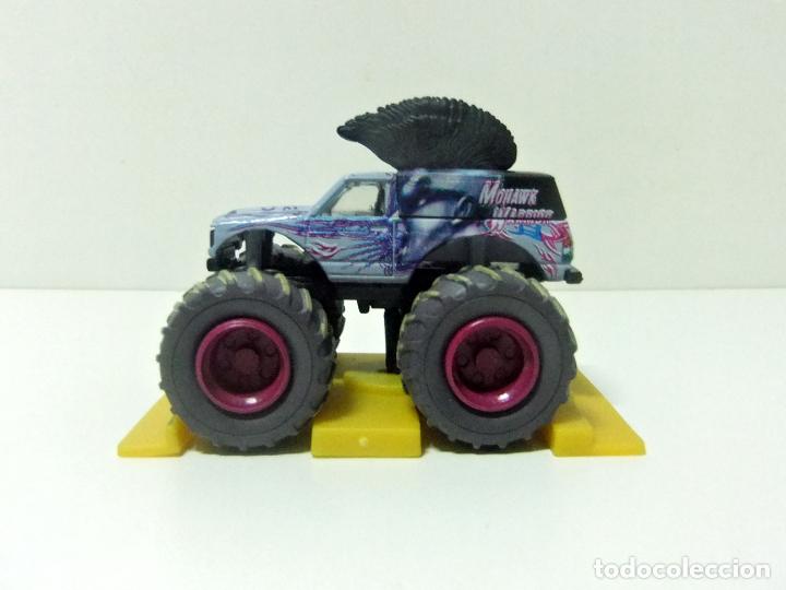 Coches a escala: MOHAWK WARRIOR - GUISVAL MONSTER ESCALA 1:58 COCHE BIG FOOT TRUCK GUERRERO INDIO TOY CAR 1:64 APROX