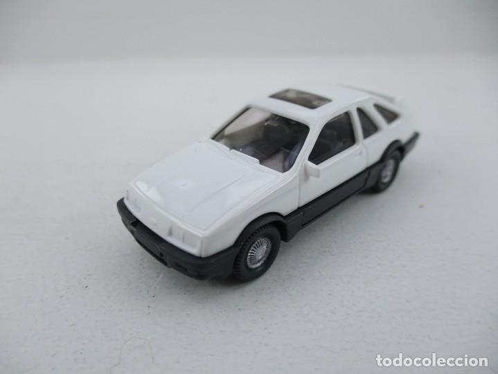 Coches a escala: COCHE ESCALA 1:87 R- B10 - Foto 1