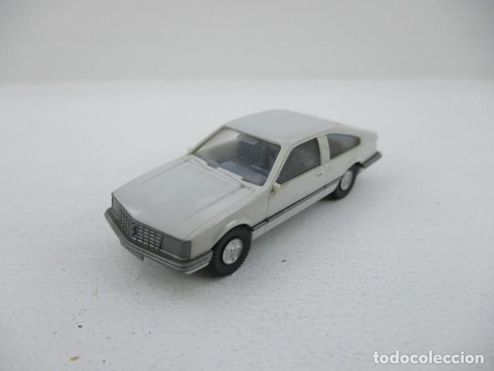 Coches a escala: COCHE ESCALA 1:87 R- B13 - Foto 1