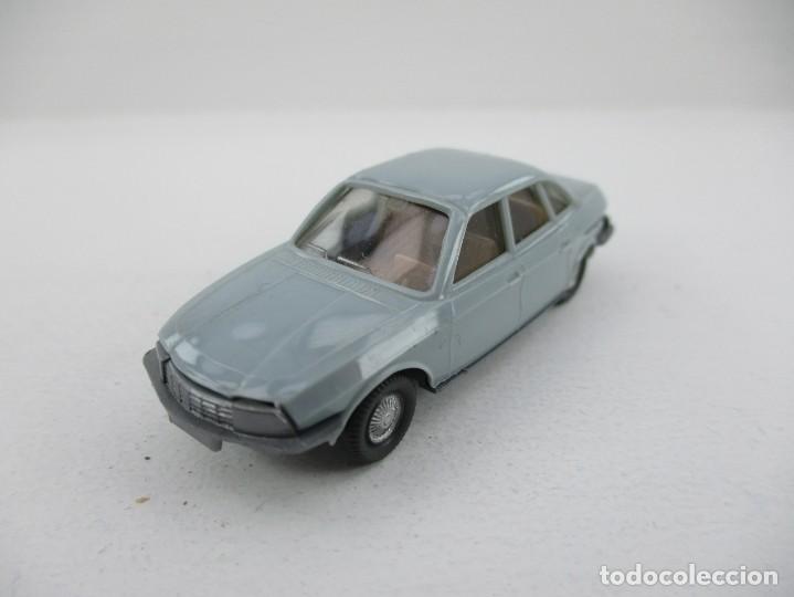 Coches a escala: COCHE ESCALA 1:87 R- B13 - Foto 1