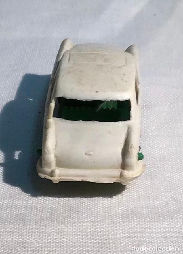 Coches a escala: ZIX, COCHE PL&Aacute;STICO A&Ntilde;OS 60/70 - Foto 3