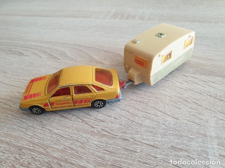 Coches a escala: Majorette ser200 ford sierra n&ordm; 272 ech 1/58+caravana sterckeman lovely400 ech 1/65. Bien conservado