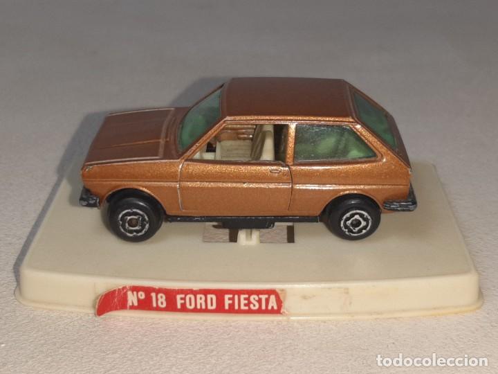 Coches a escala: GUISVAL : ANTIGUO COCHE FORD FIESTA REF. 18 SERIE CAMPEON MADE IN SPAIN A&Ntilde;OS 70 MUY DIFICIL