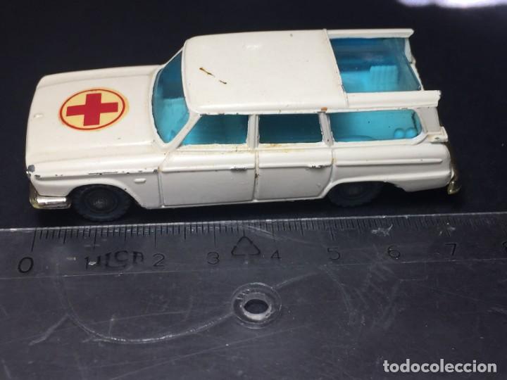 Coches a escala: STUDEBAKER WAGONAIRE AMBULANCIA HUSKY 1969 - Foto 1