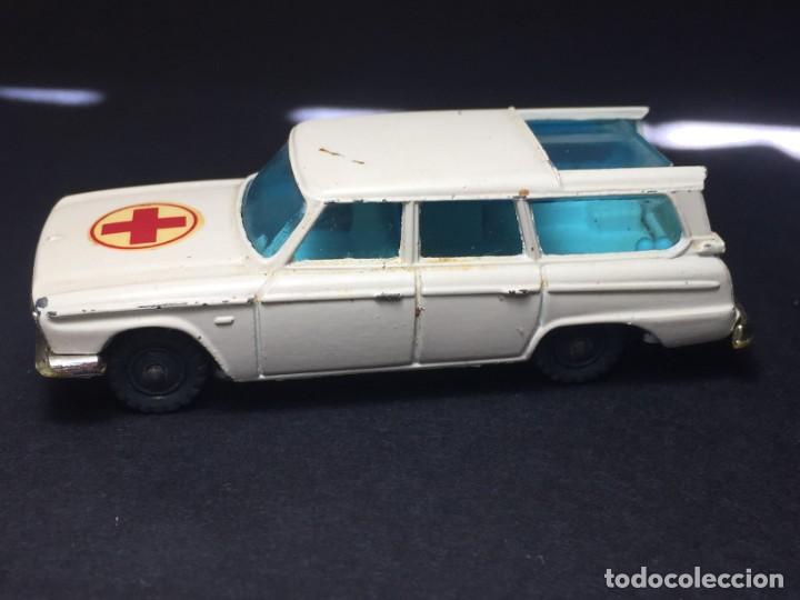 Coches a escala: STUDEBAKER WAGONAIRE AMBULANCIA HUSKY 1969 - Foto 2