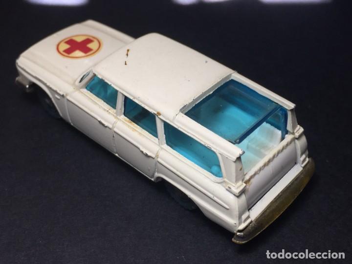 Coches a escala: STUDEBAKER WAGONAIRE AMBULANCIA HUSKY 1969 - Foto 3