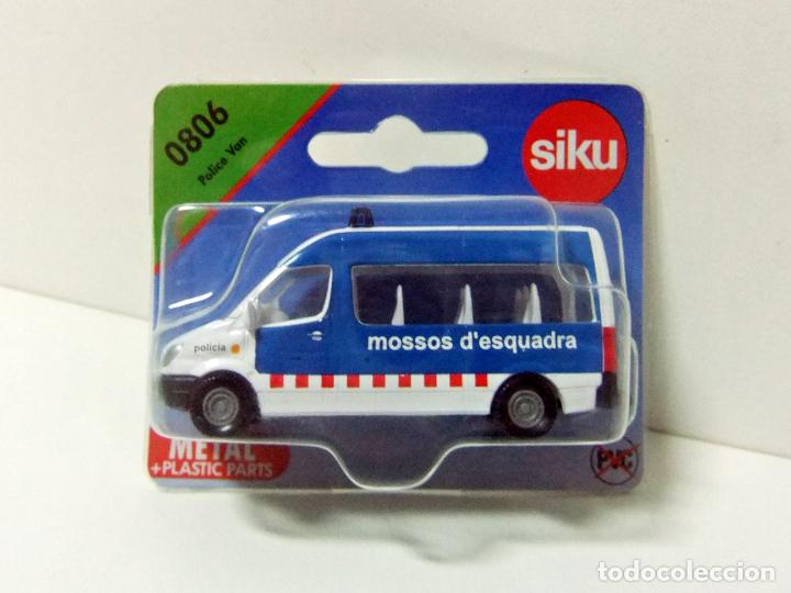 SIKU 0806 Police Van Dimensions WxLxH (in mm): 82x30x36 | UK