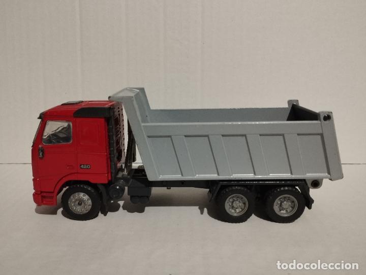 Carros em escala: CAMION DUMPER VOLQUETE OBRAS VOLVO FH 12 DE JOAL 1,50