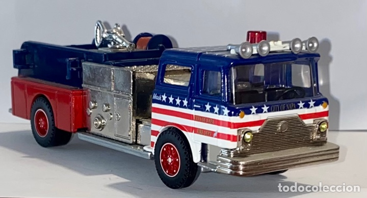 Auto in scala: Corgi 1/50 N&ordm; 52003 Mack CF Pumper Fire Engine City of Napa