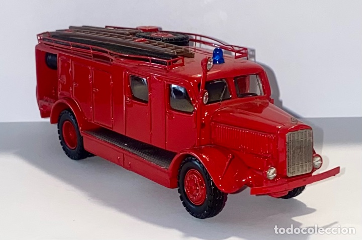 Coches a escala: Parade N.32 Mercedes L 4500 S