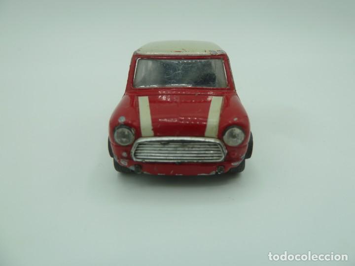 Coches a escala: Mini Cooper rojo y blanco. Solido - Foto 4