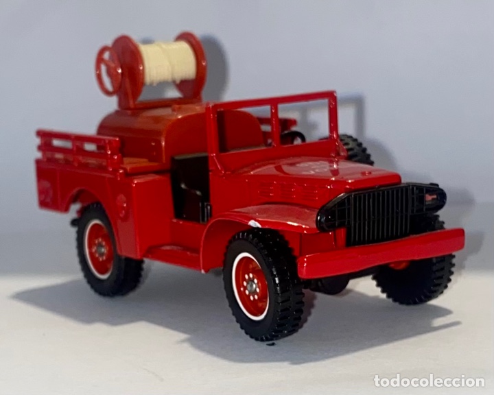Carros em escala: Solido Dodge 4x4