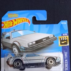 Coches a escala: HOT WHEELS 2022 BACK TO THE FUTURE TIME MACHINE. 1/64 HW SCREEN TIME 2022.. Lote 401006609