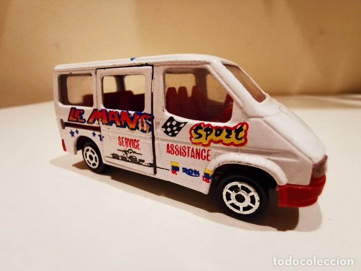 Coches a escala: Majorette Ford Transit Lemans Assistance 1/64