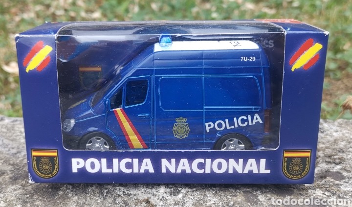 Auto in scala: Furg&oacute;n Polic&iacute;a Nacional a Escala Playjocs - Coche a Escala - Juguete - En su caja.