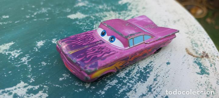 Coches a escala: COCHE CHEVROLET IMPALA. DE LA PELICULA CARS. DISNEY PIXAR