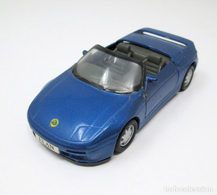 Coches a escala: Lotus Elan de Maisto - Escala 1/36