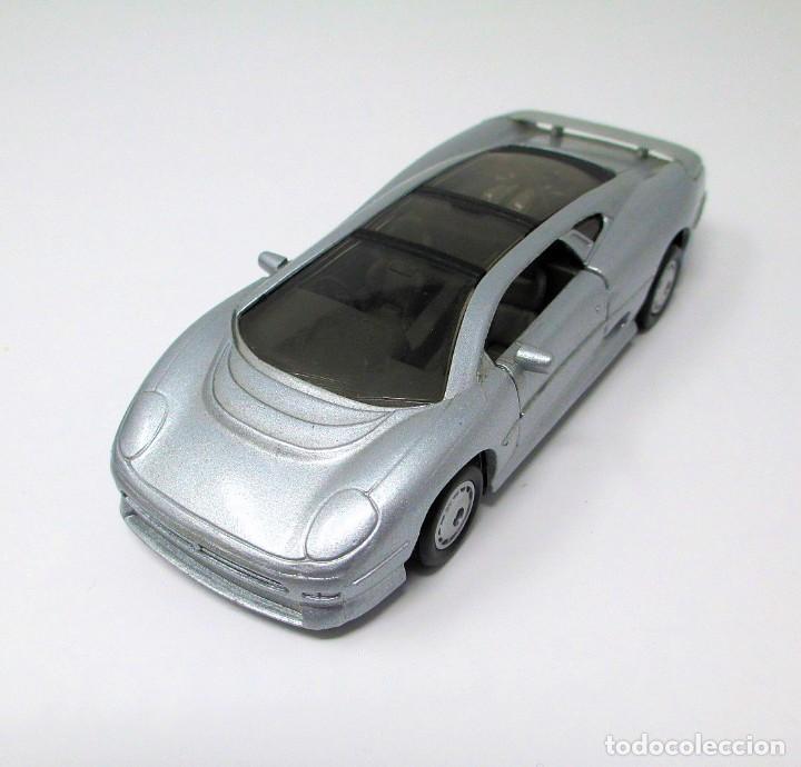 Coches a escala: Jaguar XJ 220 de Maisto - Escala 1/40