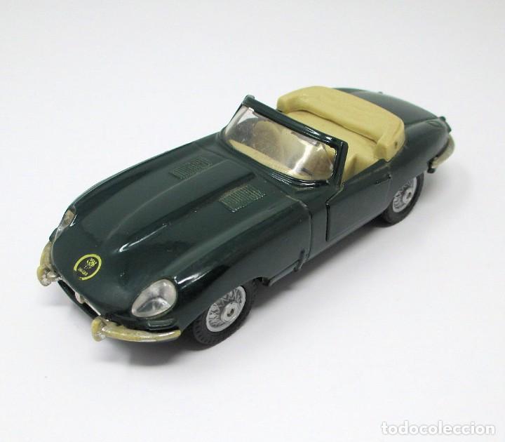 Coches a escala: Jaguar E Cabriolet de Maisto - Escala 1/38