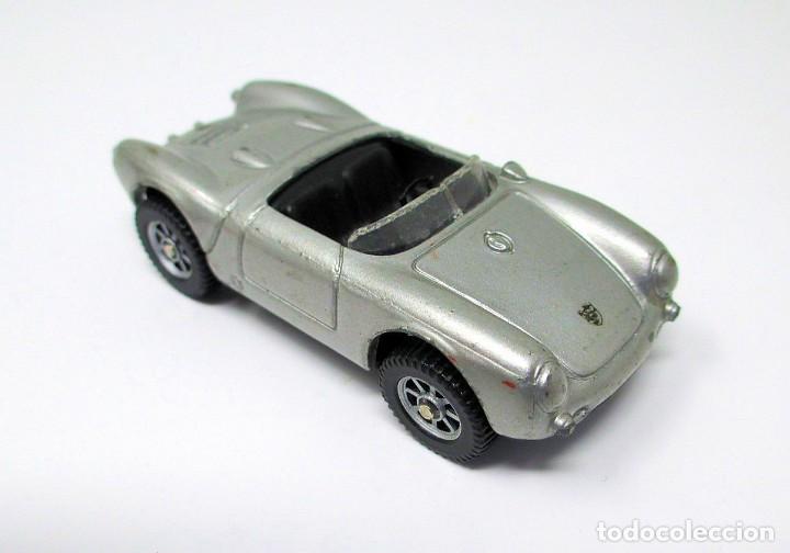 Coches a escala: Porsche 550 A Spyder de Maisto - escala 1/64 - Metal