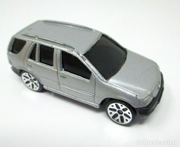 Coches a escala: Mercedes Benz Todoterreno ML 320 de Maisto - Metal, escala 1/64