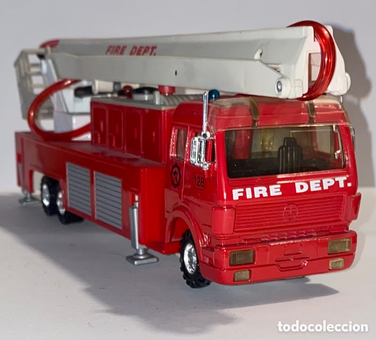 Auto in scala: MC Toy Fire Dept coche bomberos escalera