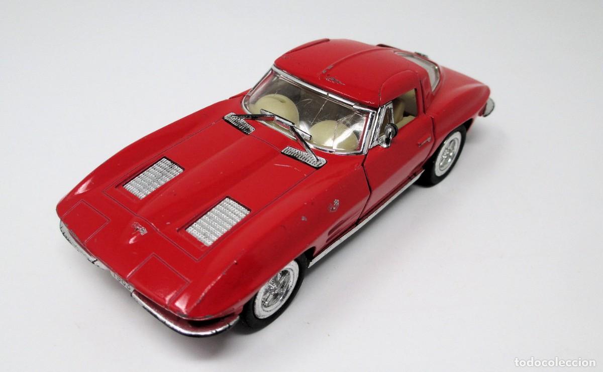 Coches a escala: Chevrolet Corvette Sting Ray - Escala 1/36 de 1963 - De Kinsmart