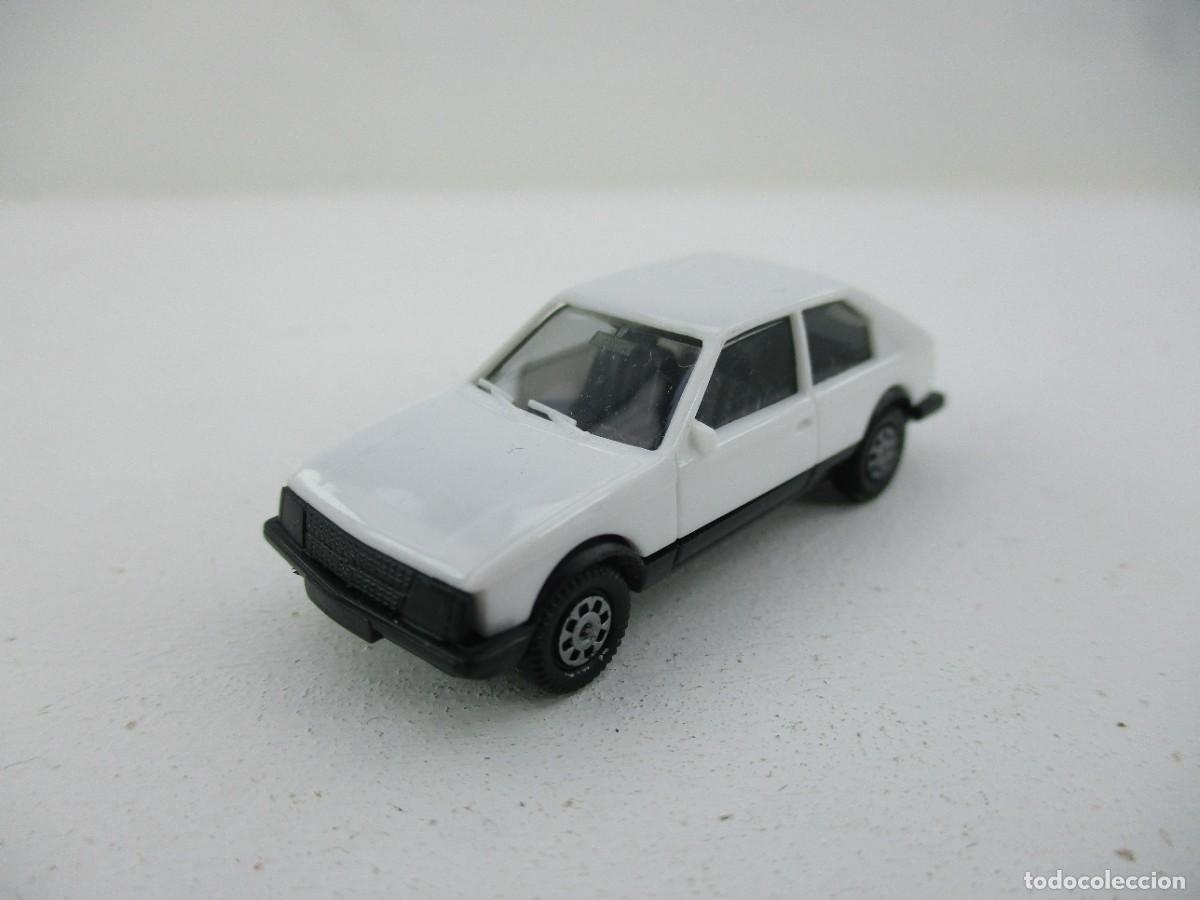 Coches a escala: COCHE ESCALA 1:87 REF B14 - Foto 1