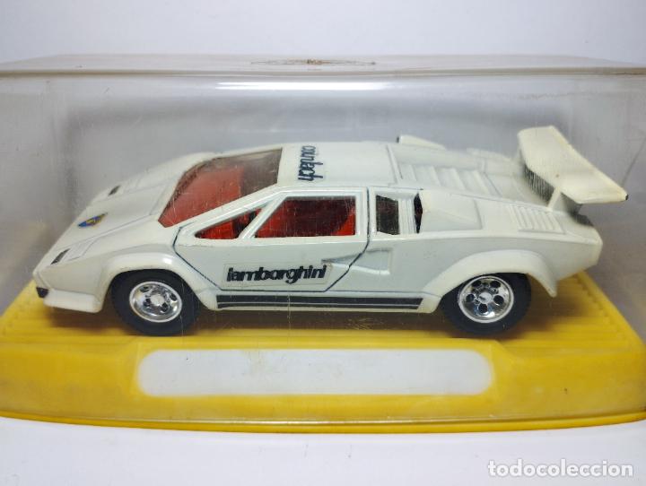 Coches a escala: LAMBORGHINI COUNTACH DE GUISVAL MASTER ESCORPION 1,30 EN CAJA