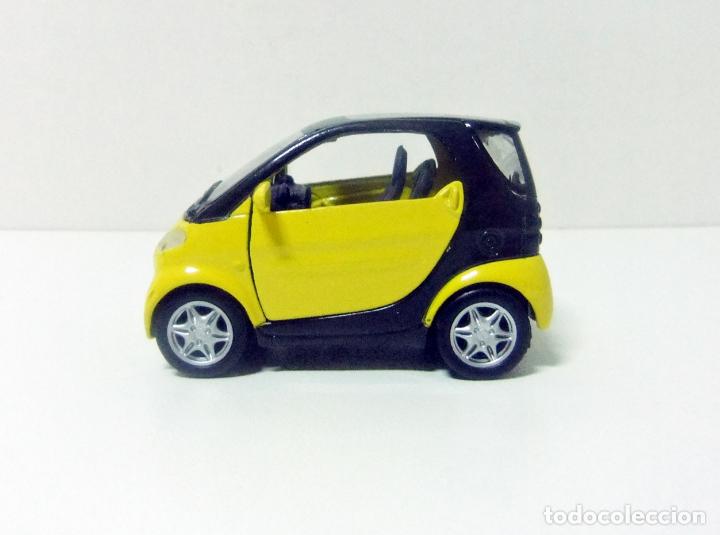 Coches a escala: SMART CITY COUP&Eacute; - MAISTO ESCALA 1:33 - COCHE METAL JUGUETE BIPLAZA AMARILLO Y NEGRO CAR FORTWO