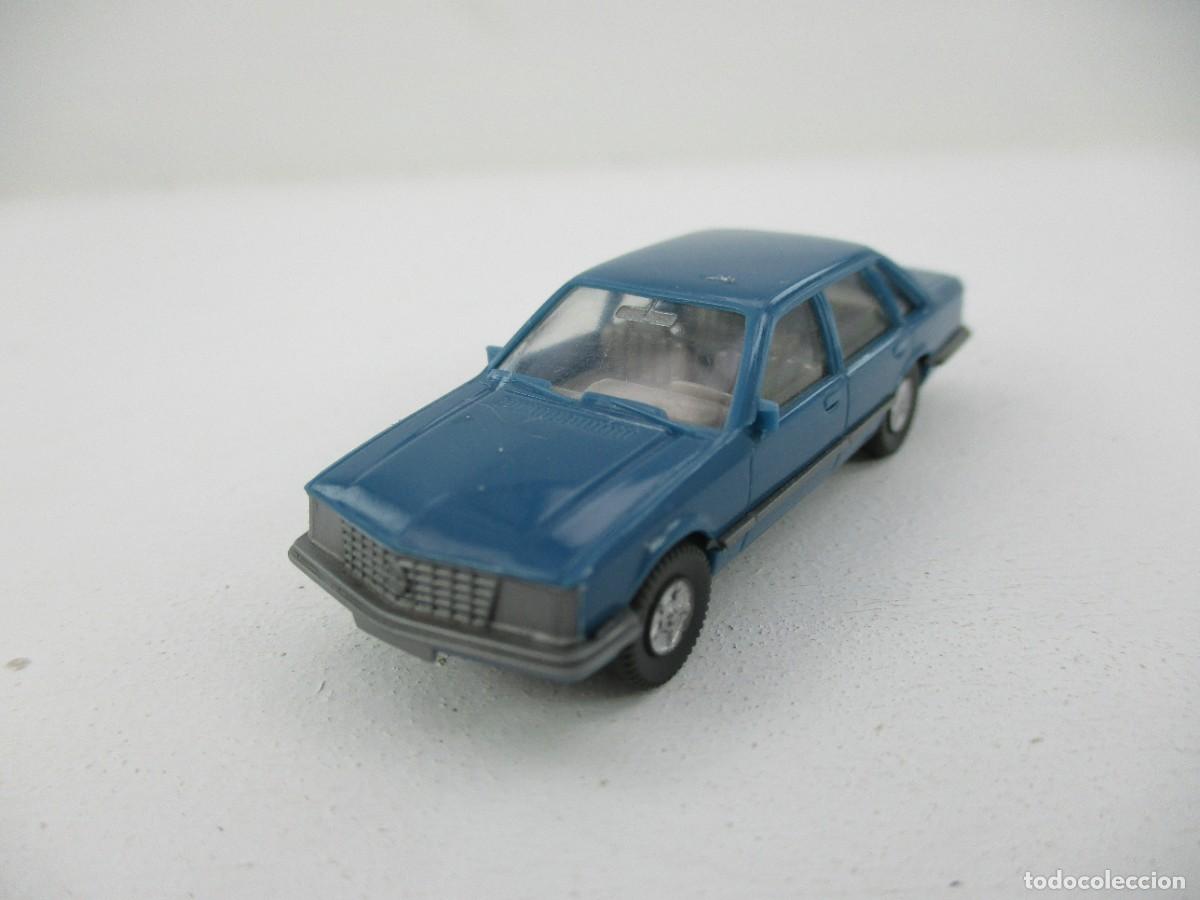 Coches a escala: COCHE ESCALA 1:87 REF B13 - Foto 1