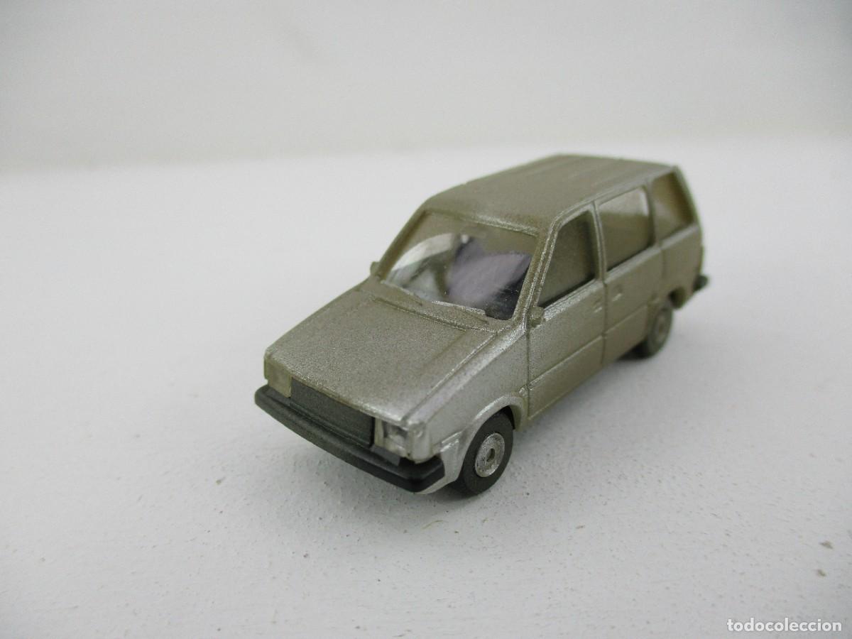 Coches a escala: COCHE ESCALA 1:87 REF B13 - Foto 1