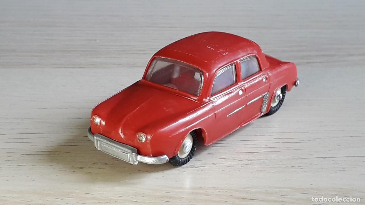 Coches a escala: Renault Dauphine # 11, pl&aacute;stico esc. 1/48, CLE made in France, original a&ntilde;os 50-60.