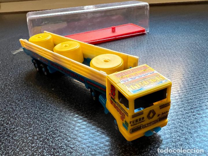 Coches a escala: CAMION RENAULT TRANSPORTE 1/64 - Foto 6