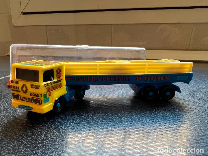 Coches a escala: CAMION RENAULT TRANSPORTE 1/64 - Foto 1