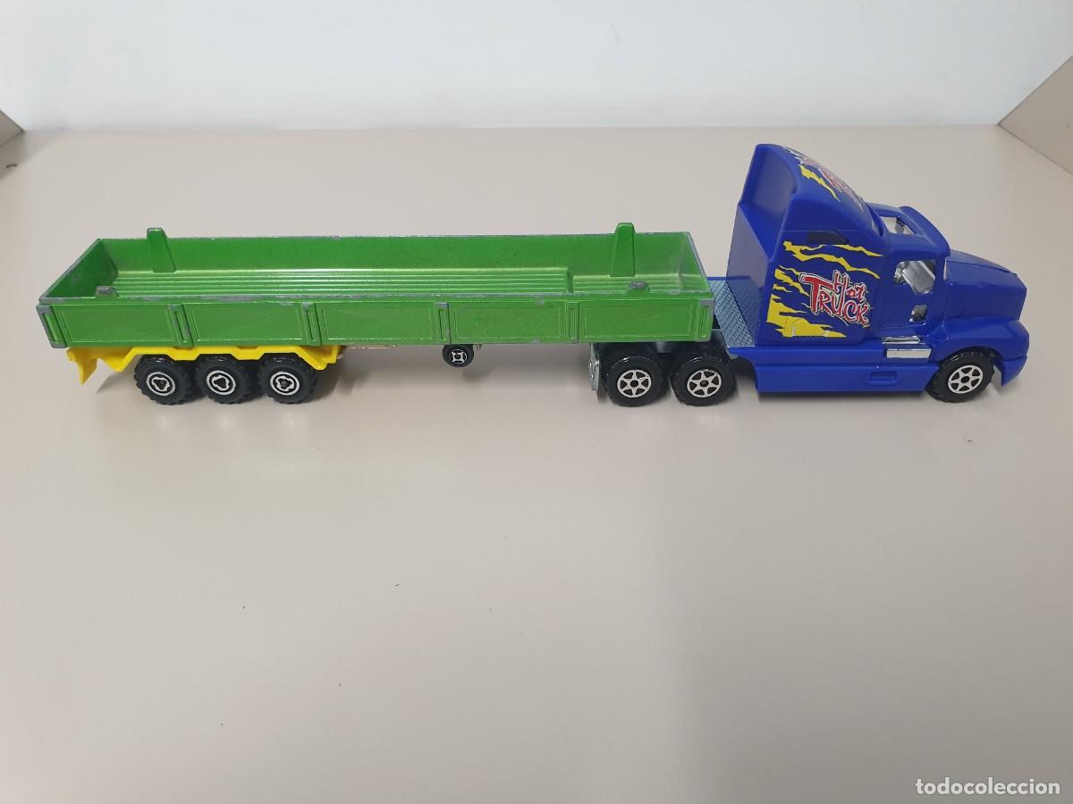 Coches a escala: Majorette. Cami&oacute;n kenworth (excelente estado) + semiremolque de transporte, ech 1/60