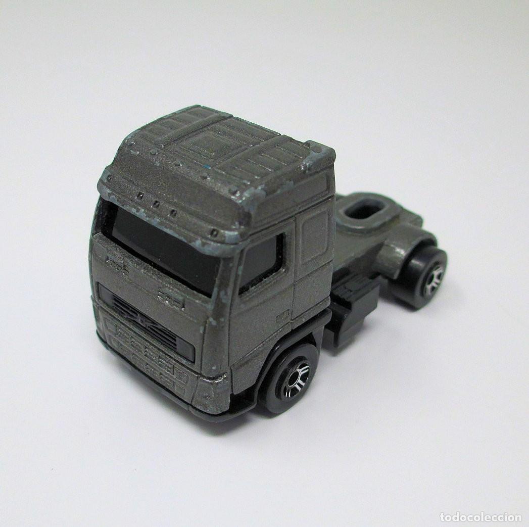 Coches a escala: Cabeza Tractora de Cami&oacute;n Volvo FH16 - Escala 1/100 Ref. 294D de Majorette