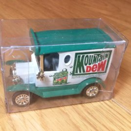 Camión de colección MOUNTAIN DEW, miniatura en su cajita de plástico original
