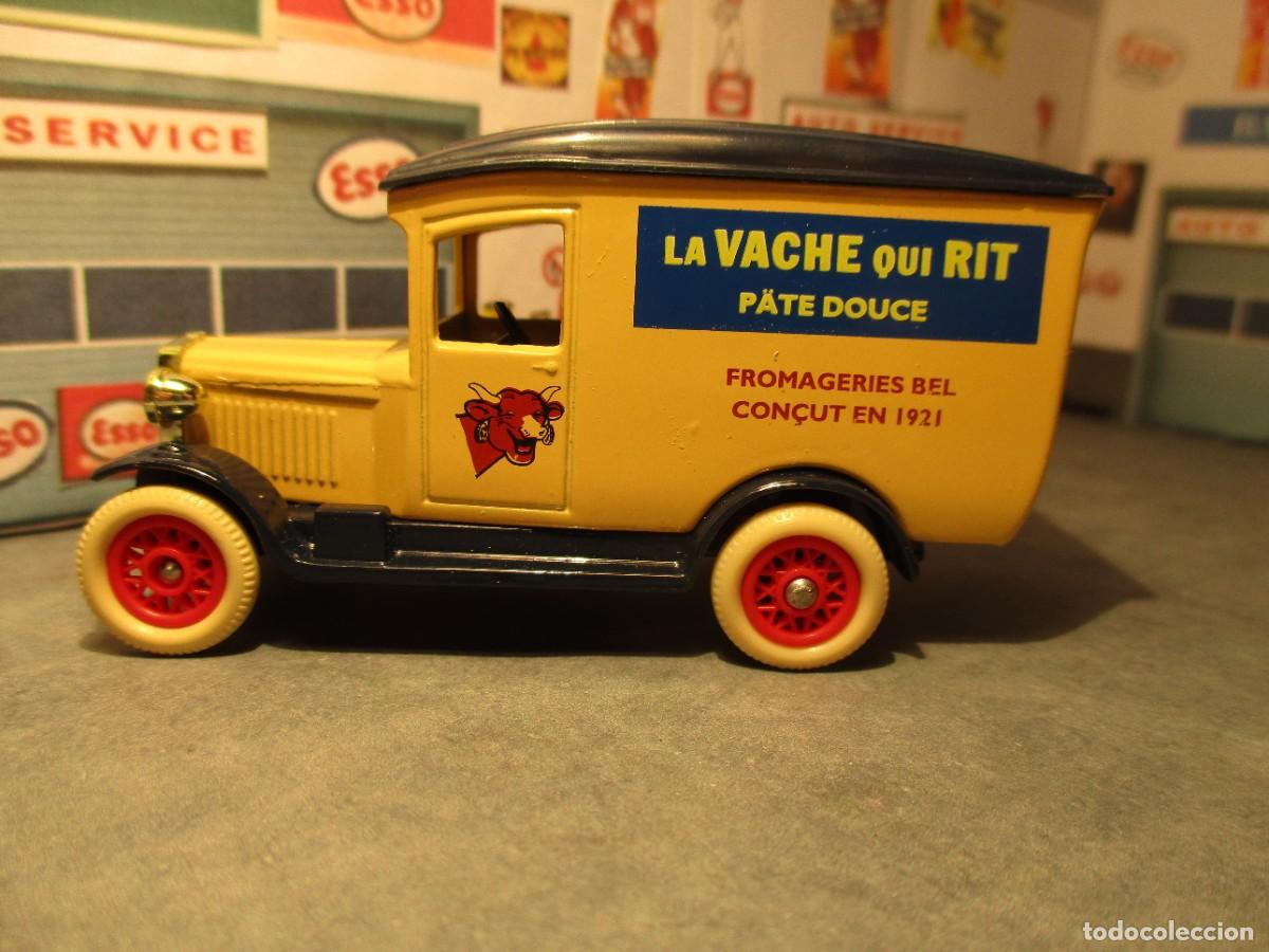 Coches a escala: LLEDO S8 CHEVROLET VAN LA VACHE QUI RIT CHEESE 1928. DIECAST 1/64 LLEDO