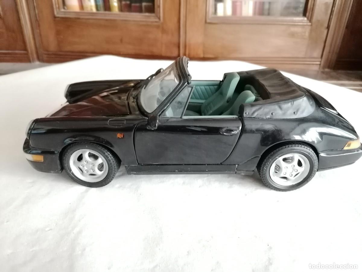 Voiture miniature Porsche 911 Carrera 4 cabriolet grise - Porsche