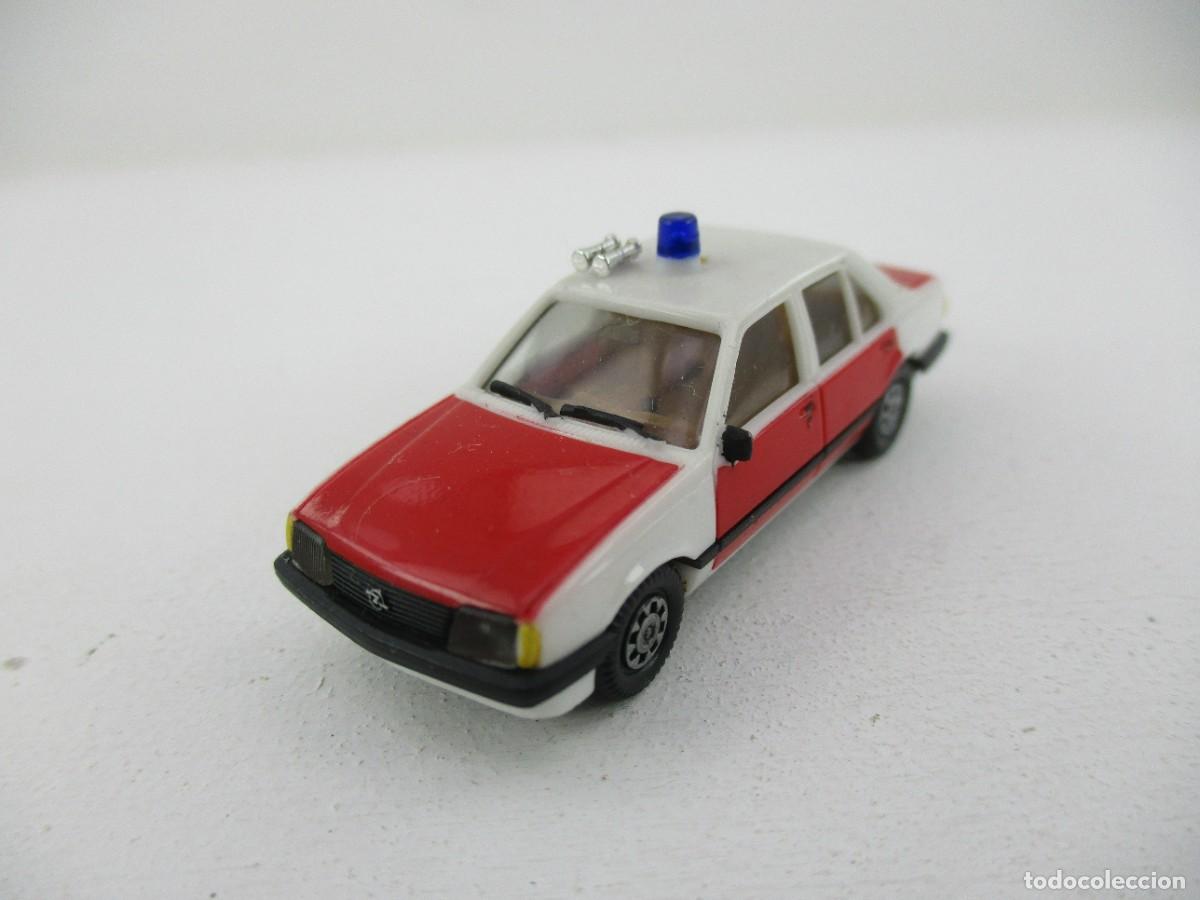 Coches a escala: COCHE ESCALA 1:87 REF RB - Foto 1