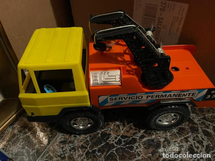 Coches a escala: CAMION SERVICIO PERMANENTE GRUA DE PLASTICO - Foto 2
