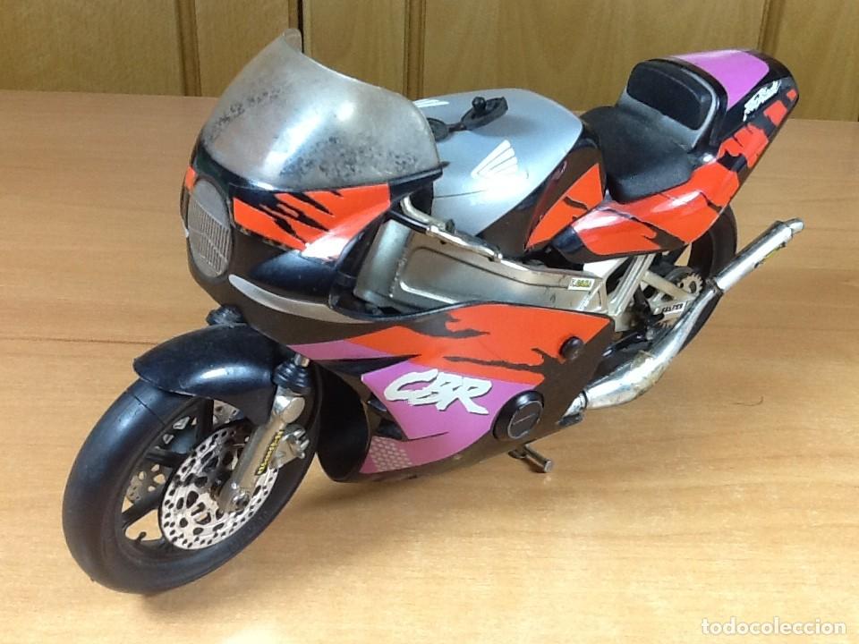 Coches a escala: Honda CBR 900 RR Fire Blade Moto a Escala 1:10 Goloy Rojo y Negro CBR900