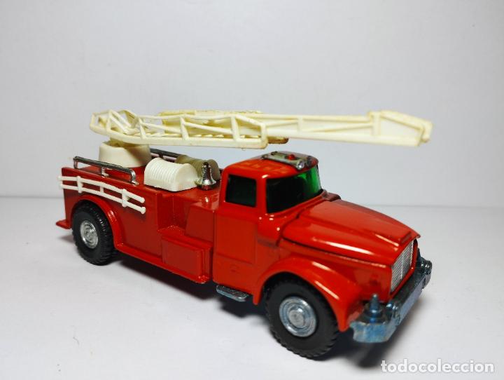 Coches a escala: GUISVAL CAMION BOMBEROS SCAMMELL AUTO MODEL SERIE INDUSTRIAL ESCORPION BUEN ESTADO