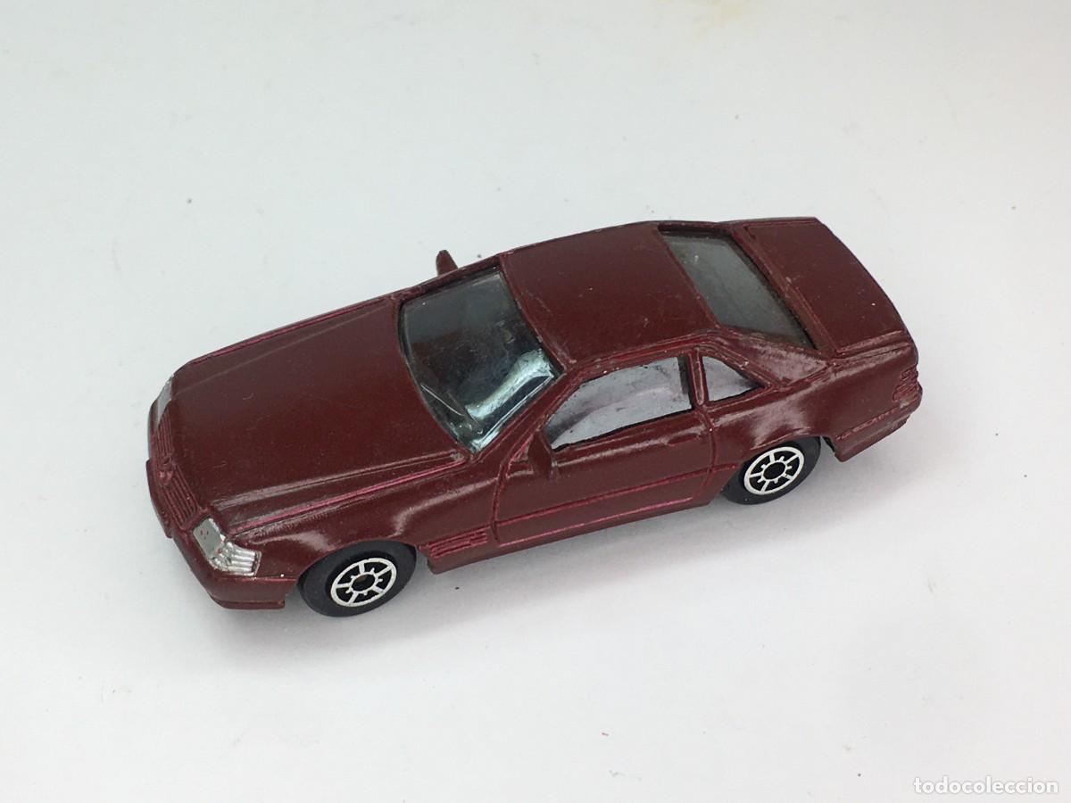 Coches a escala: MERCEDES BENZ 500 SL DE MAISTO 1/60