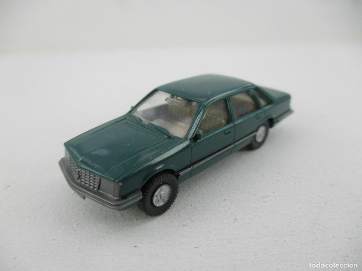 Coches a escala: COCHE ESCALA 1:87 REF B9 - Foto 1