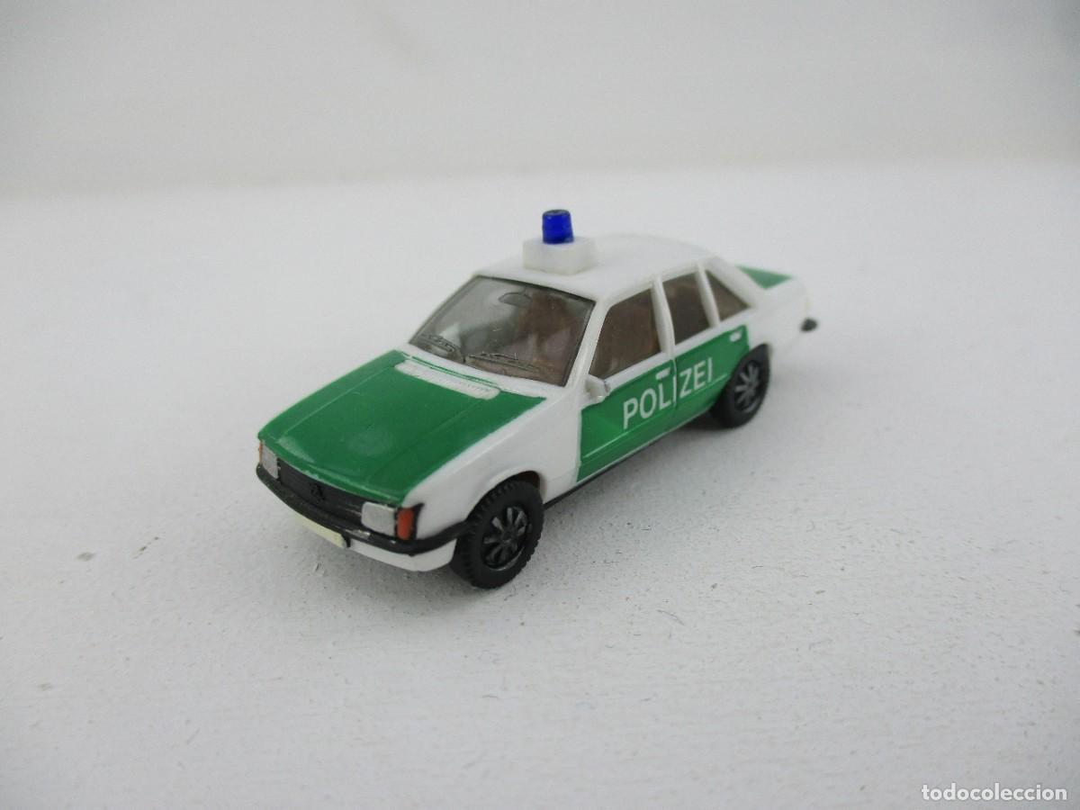 Coches a escala: COCHE ESCALA 1:87 REF B9 - Foto 1