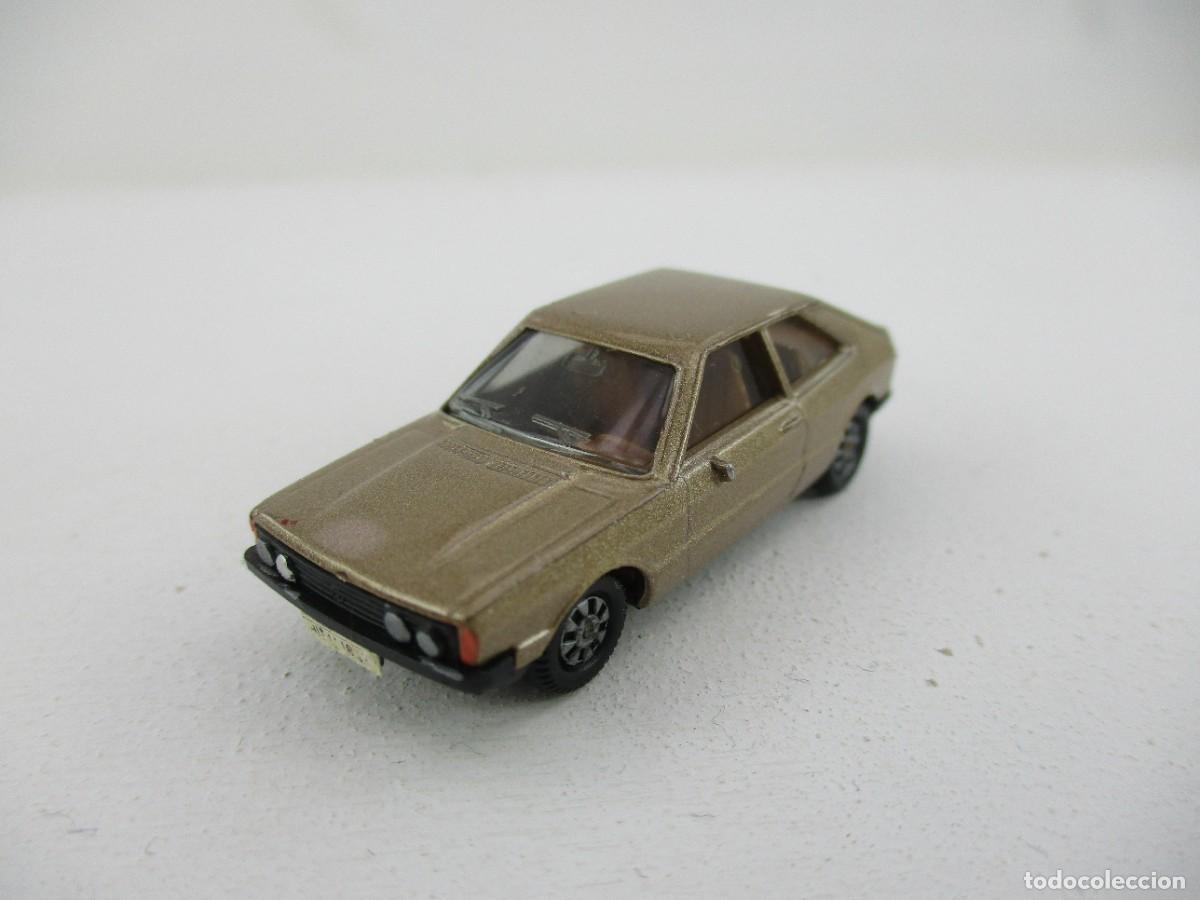 Coches a escala: COCHE ESCALA 1:87 REF B10 - Foto 1